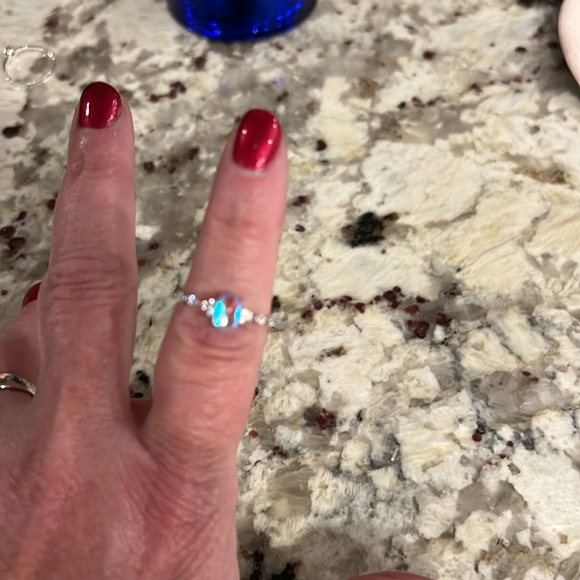 Size 7 beautiful rainbow stone with rhinestones - Picture 4 of 4